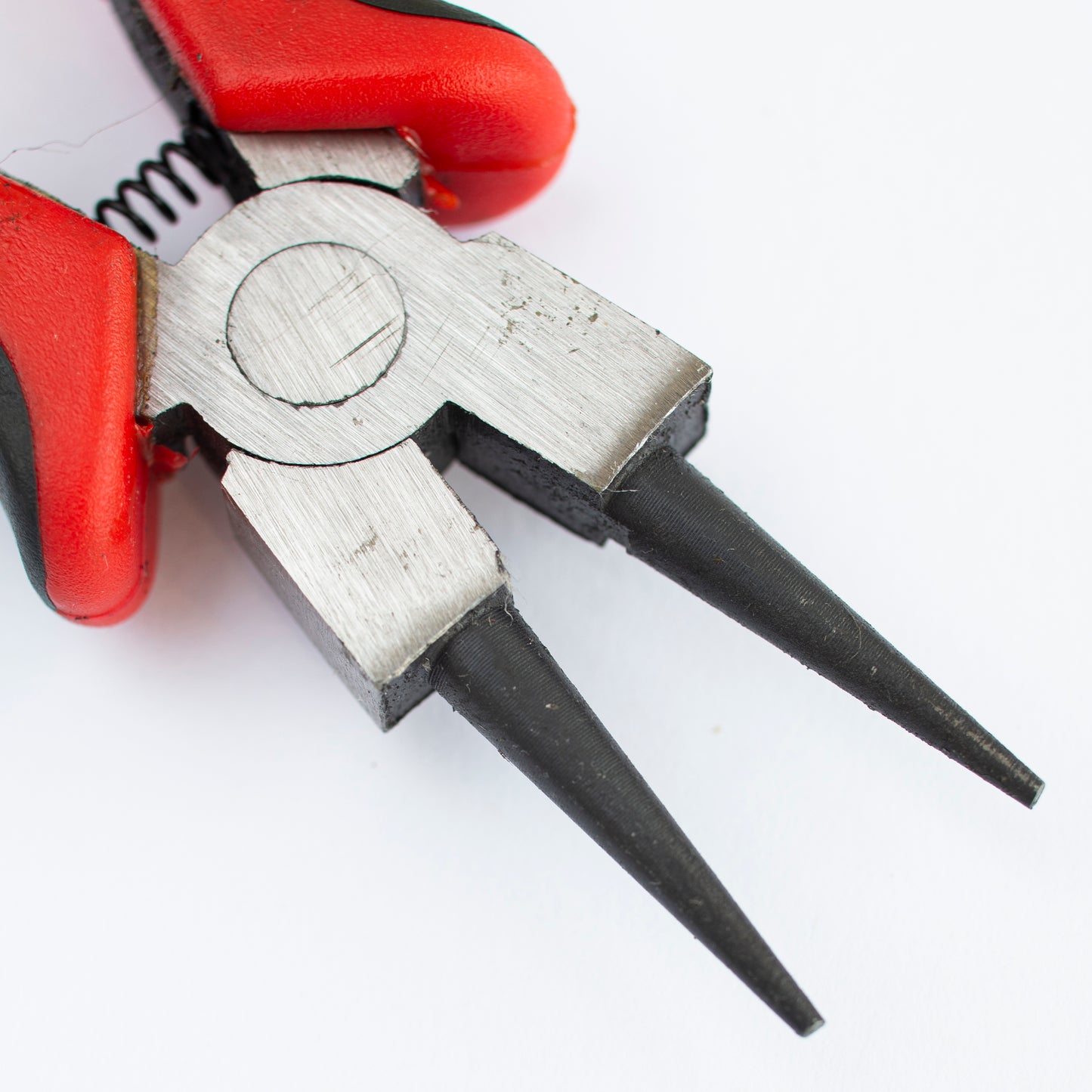Round Nose Jewelry Pliers: Stainless Steel Wire Forming Tool