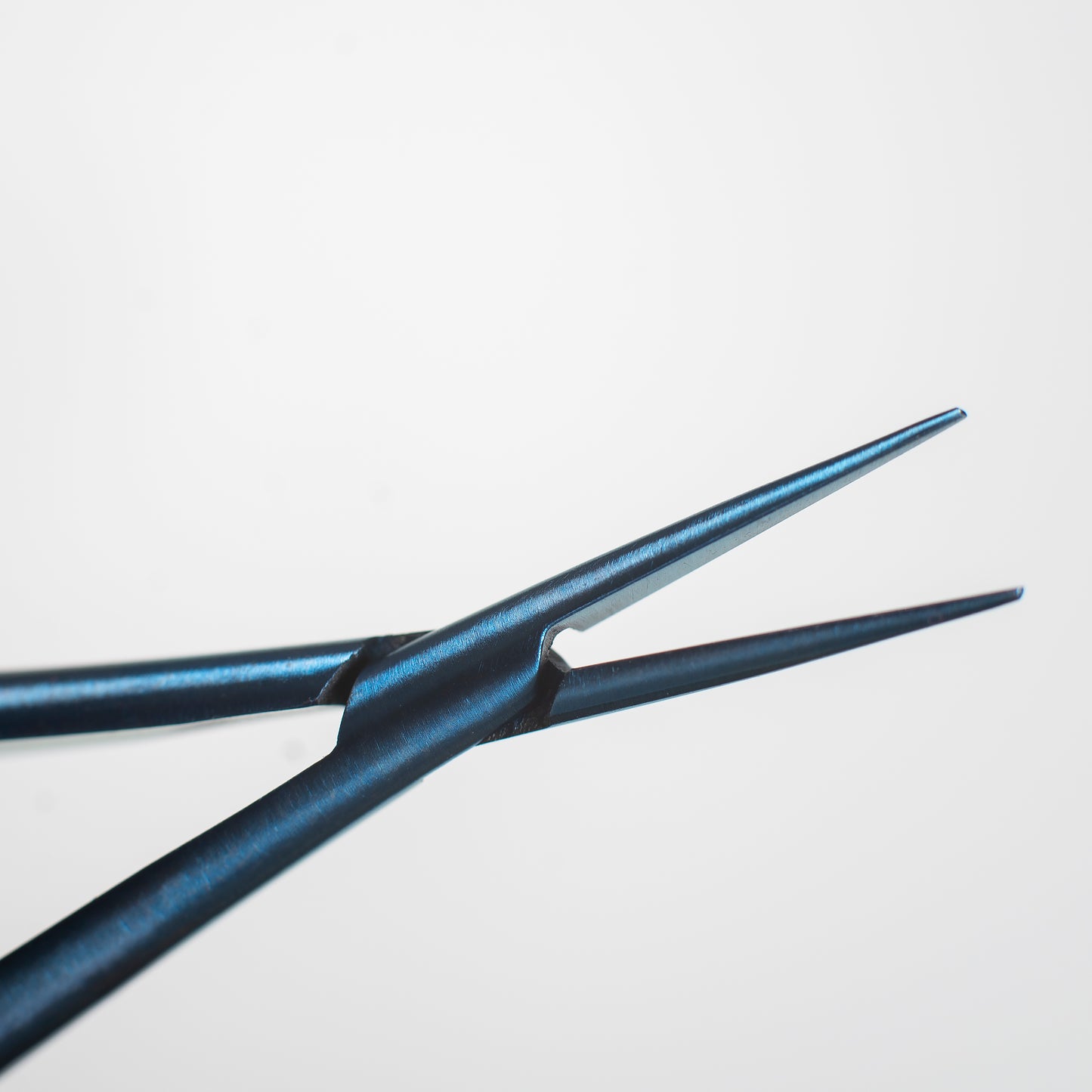 Titanium Needle Holder Pliers (Straight Tip) 11,5cm