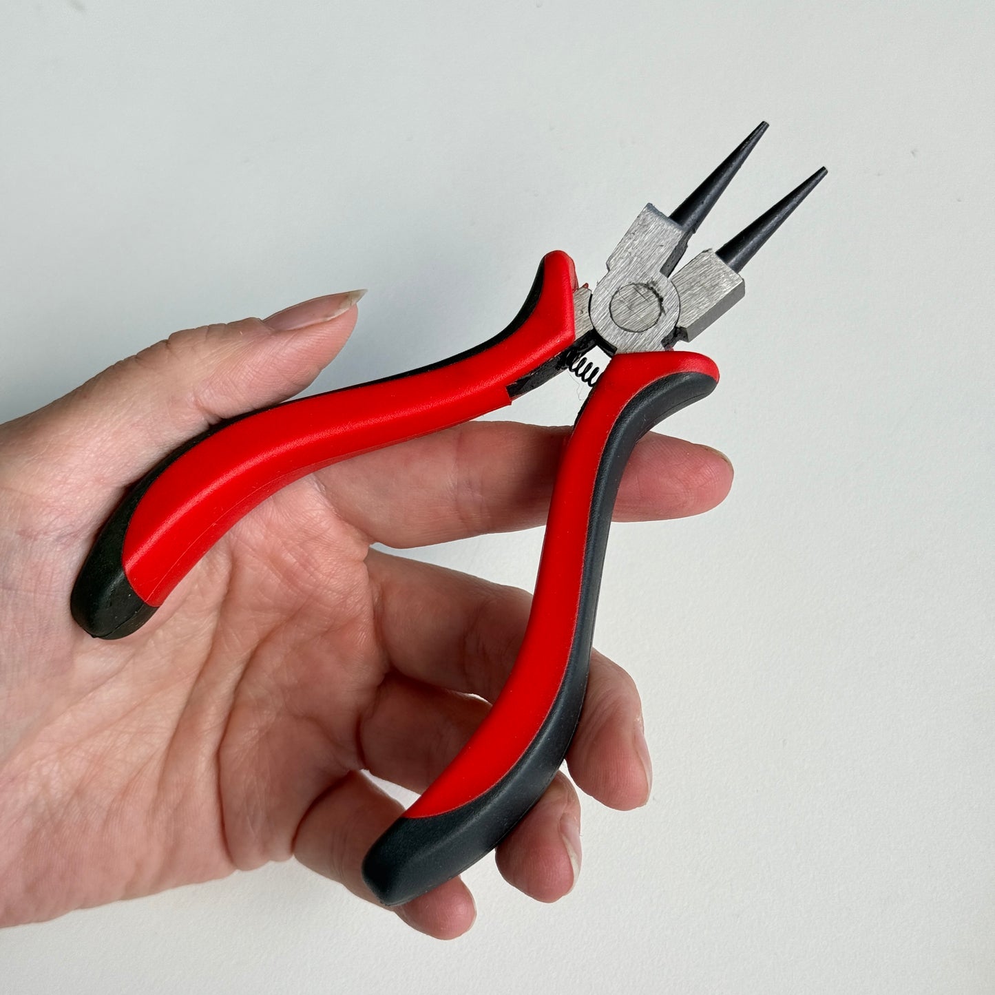 Round Nose Jewelry Pliers: Stainless Steel Wire Forming Tool