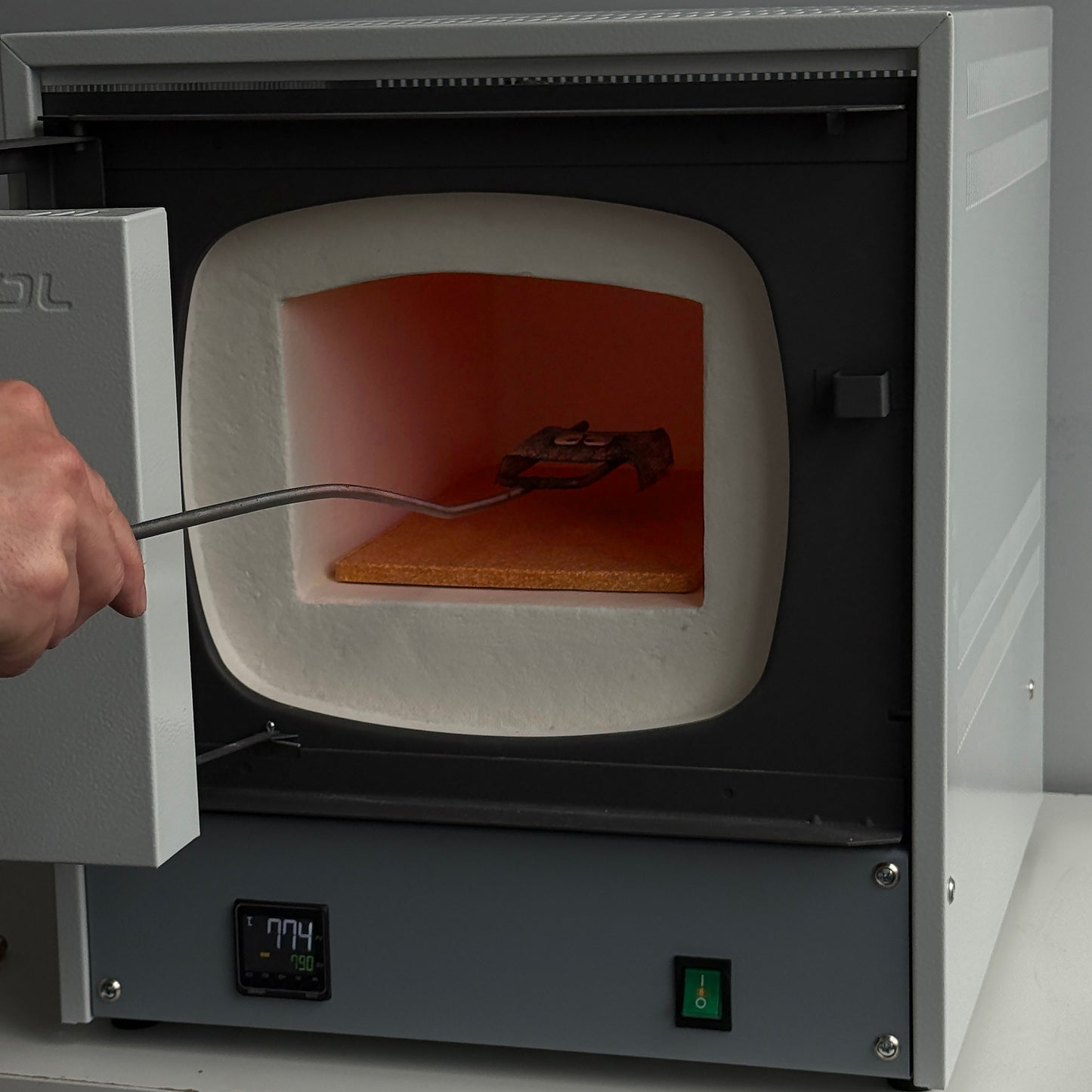Muffle Furnace SNOL 8.2/1100 with Ø35mm Window